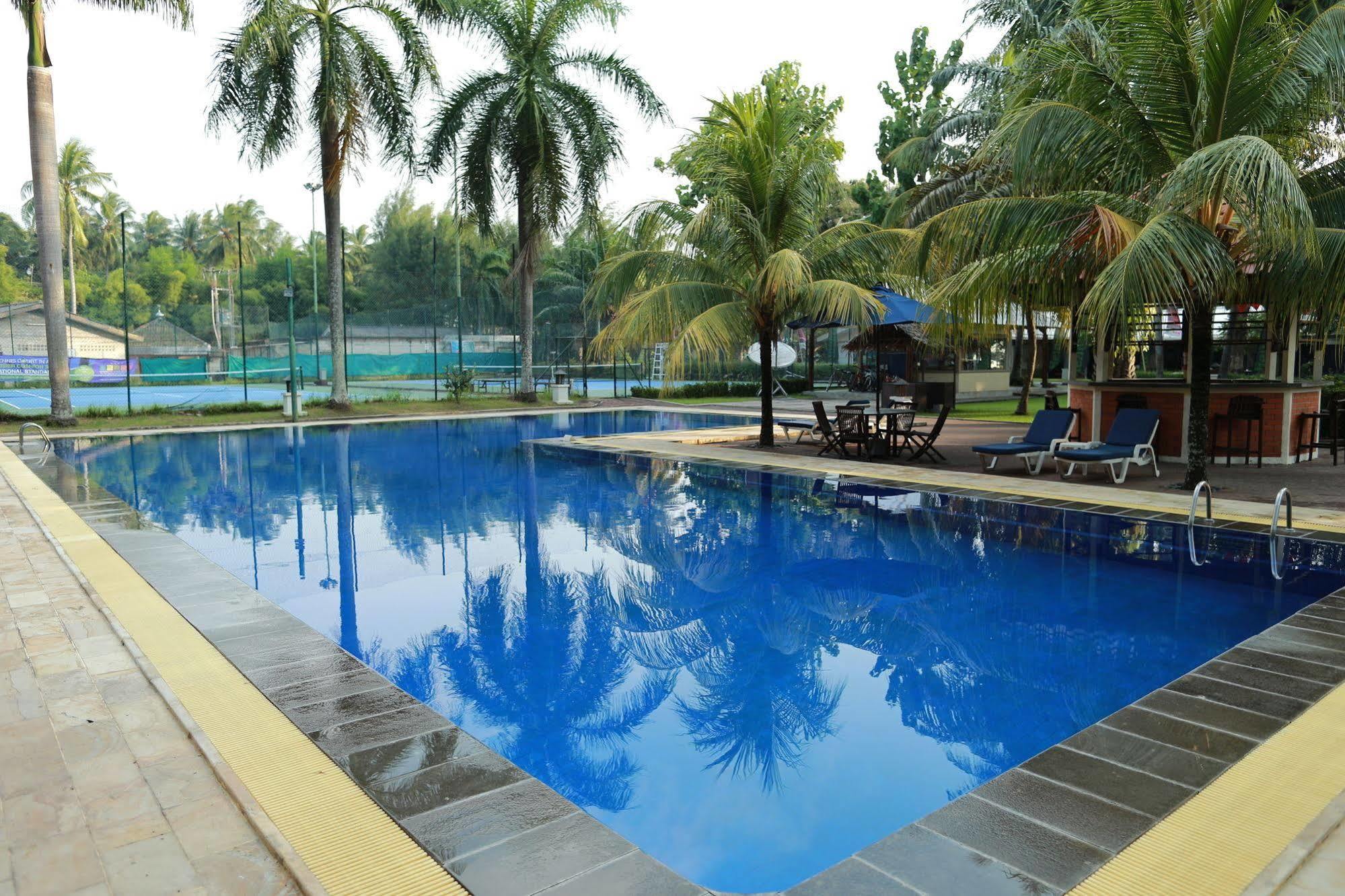 Sanghyang Indah Spa Resort Аньєр Екстер'єр фото